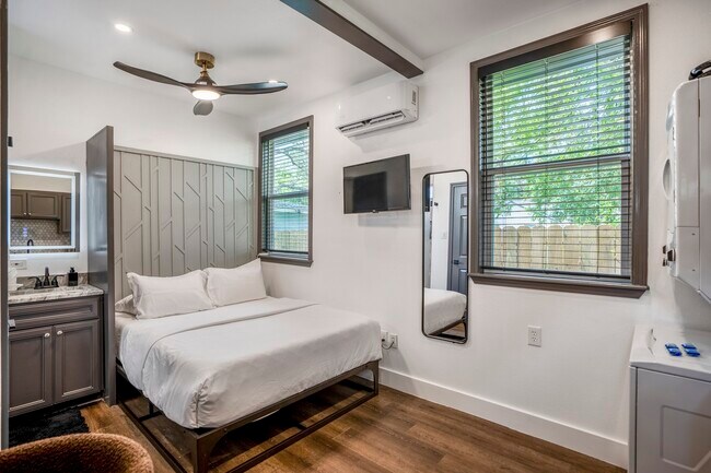 Photo - 5512 Texas St Unit 3