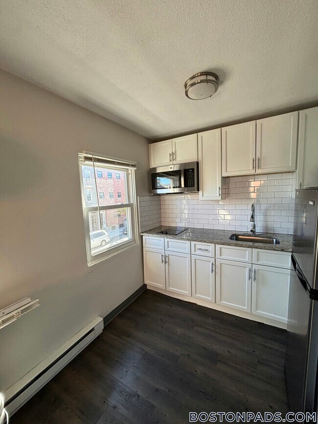 Photo - 300 Meridian St Unidad 3