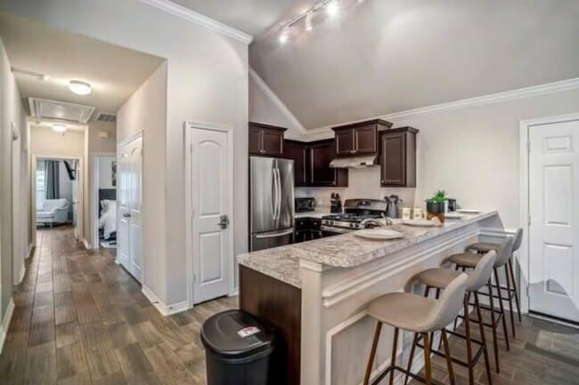 Photo - 2412 Sam Wilson St