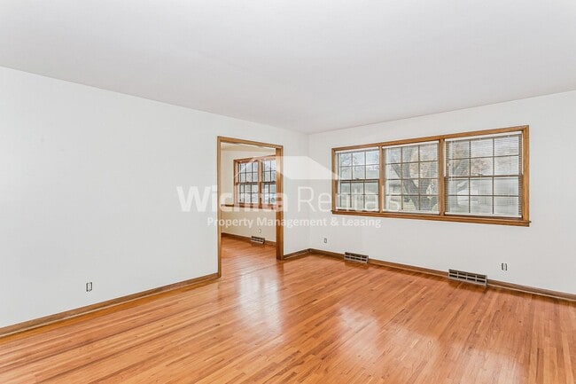 Photo - Large 3 bedroom , 2 bath home