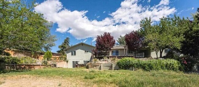 Photo - 4151 Tara St