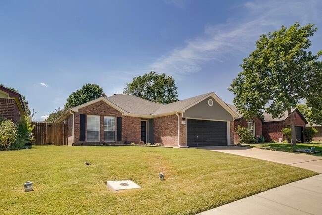 Photo - 226 Claris Ln
