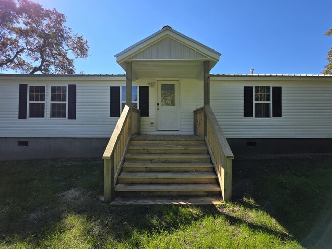 Photo - 714 Windy Rd