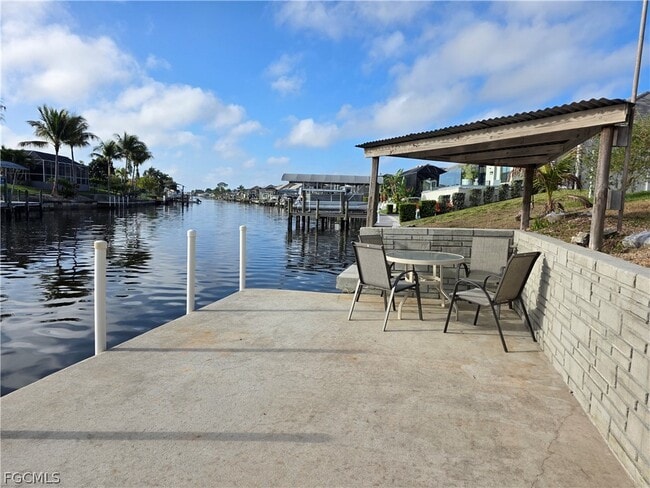 Building Photo - 1205 SE 10th Ave