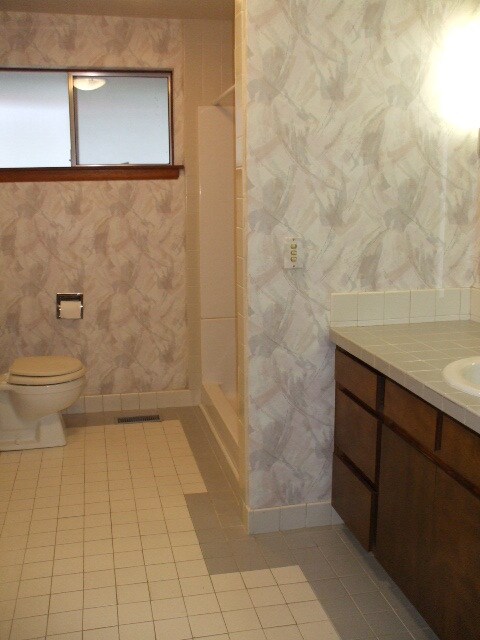 Photo - Charming 3 Bedroom Home. Great view. Close...