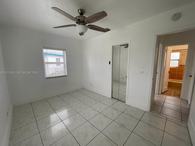 Photo - 1011 Avenue F