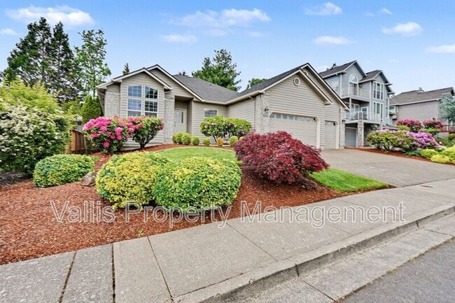 Photo - 1441 Ranier Loop NW