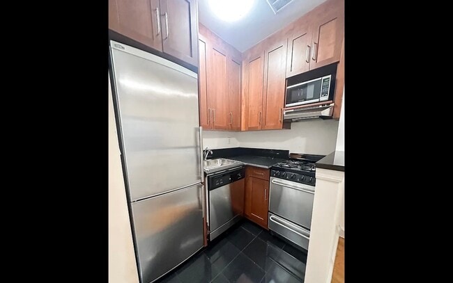 Photo - 1661 York Ave Unidad 1L