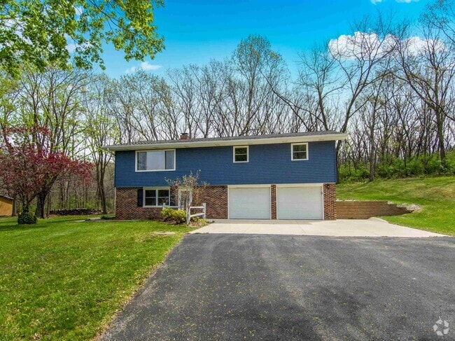 Building Photo - 1870 Sand Ridge Ct Rental
