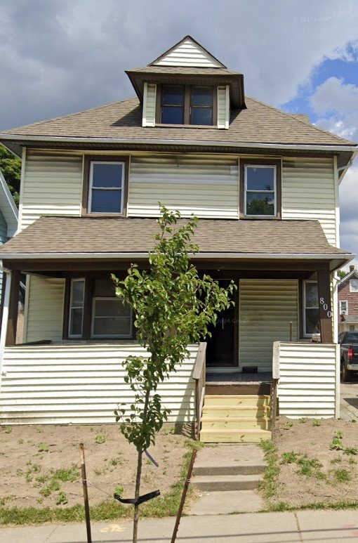 Building Photo - 800 Ave D