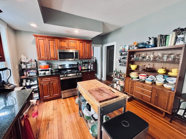 Building Photo - 835 Fellsway Unit 1