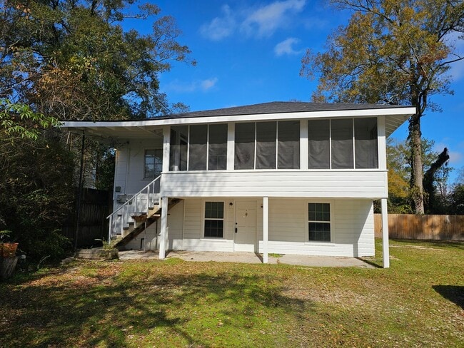 Building Photo - 17061 E Iowa Ave Unit #2