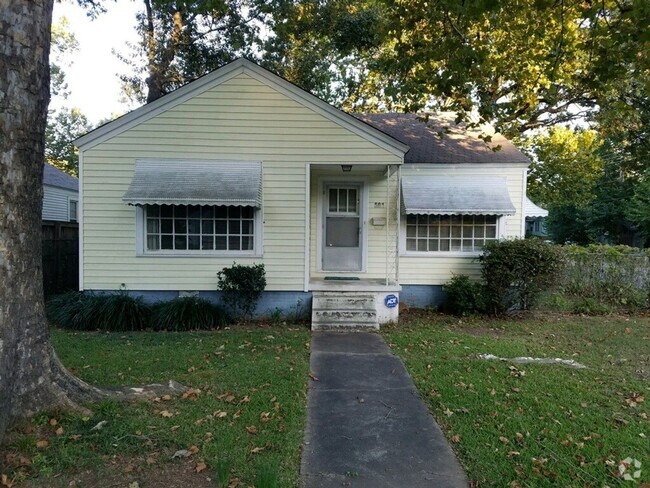 Building Photo - Great Find in Hillcrest! 2BR & 1 BA Rental