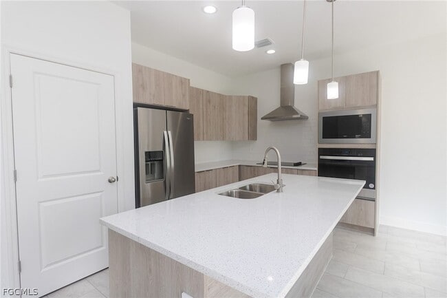 Photo - 1253 Argosy Rd