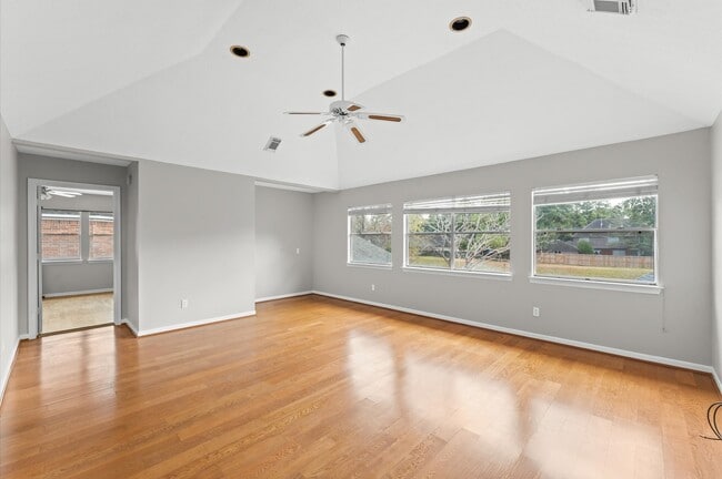 Building Photo - 4414 Riverside Oaks Dr