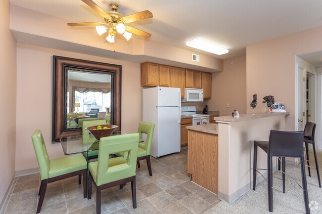 2BR, 2BA - 997SF