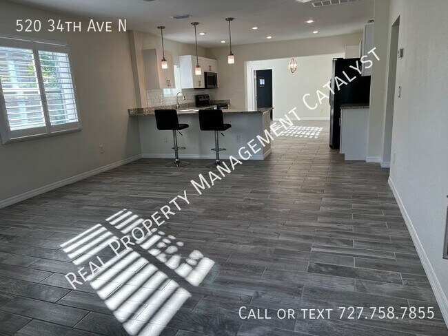 Photo - 520 34th Ave N
