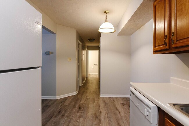 Photo - In-Unit Washer and Dryer - Near the river ... Unidad 2015-14