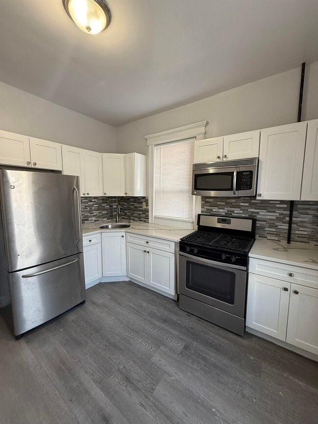 Building Photo - 335 Princeton Ave