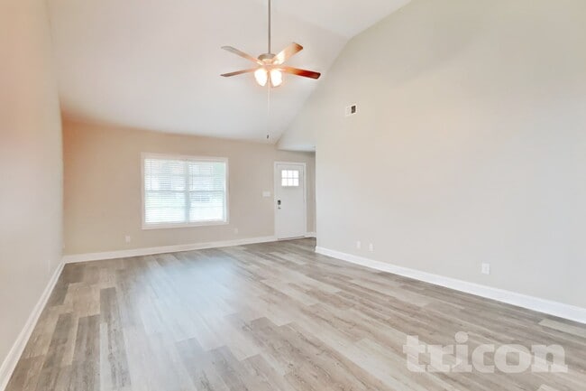 Photo - 1093 Whitney Dr