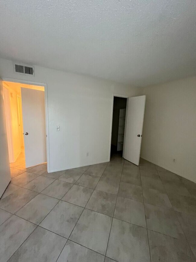Photo - Welcome Home to El Diablo Apartments – 2 B...