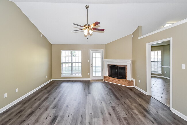 Photo - 7343 Bridle Ln