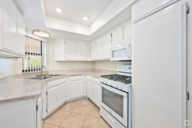 2BR, 1BA - 923SF - Cocina