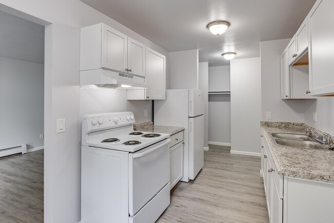 Kitchen - Fred & Louisa Flatz