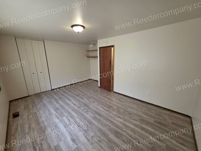 Photo - Beautiful 3 Bedroom Townhouse across from Morton High School!