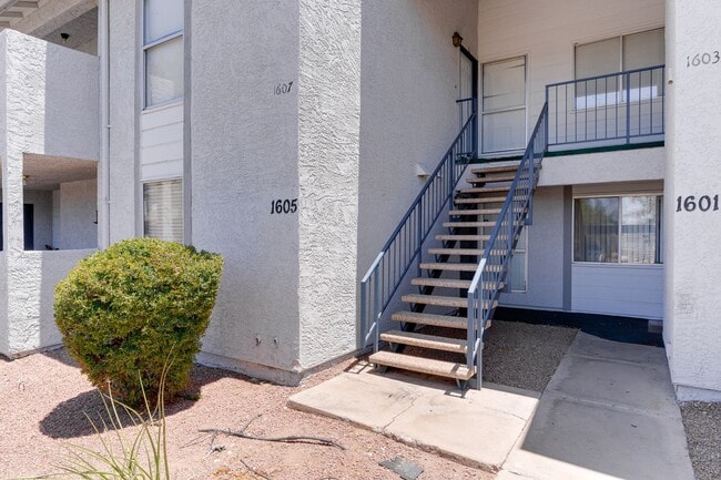 1607 Justin Ct
