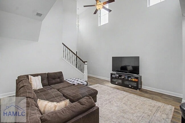 Photo - 785 Fairview Cir