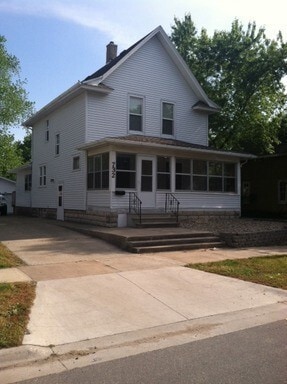 Great home, lots of space, fully updated, ... - Great home, lots of space, fully updated, ...