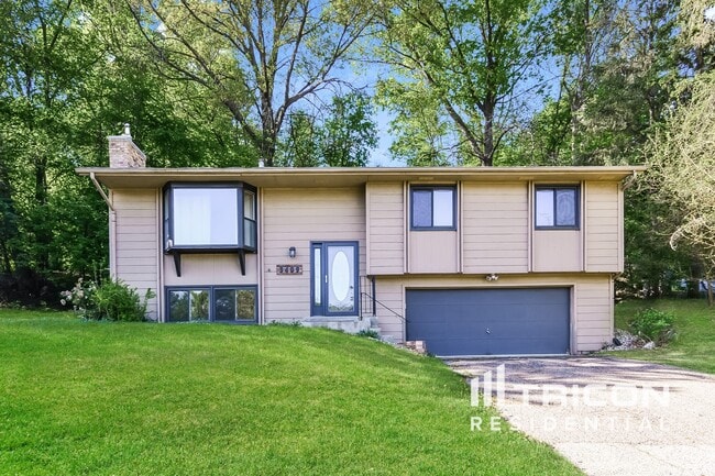 Building Photo - 3409 Brookview Dr Rental
