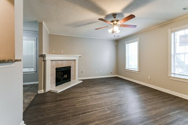 Photo - 7182 Charlton Way