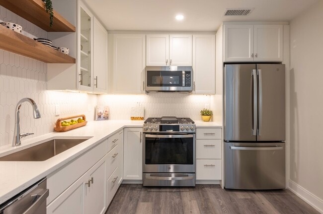 Building Photo - 61 County St Unit 111