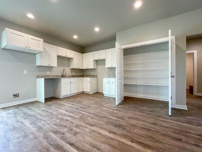 Photo - 3620 Skylane Ave