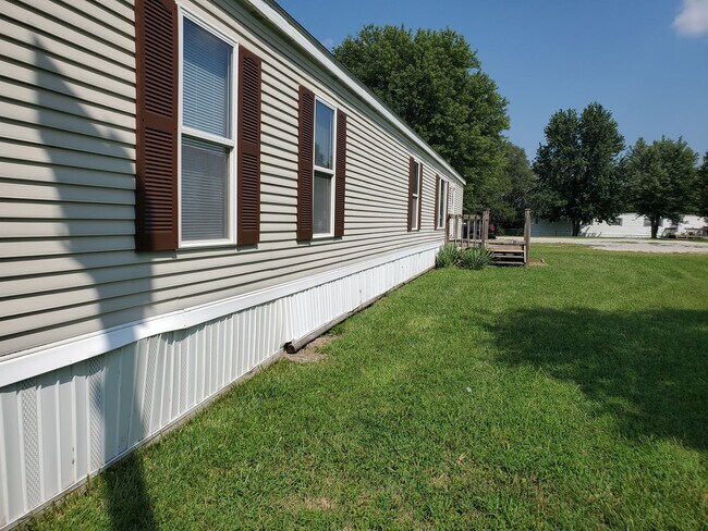 Photo - Nice, large, mobile home on outskirts of T...