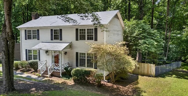 Photo - Spacious 4 bedroom 2.5 bathroom home in popular Woodridge NW Greensboro!