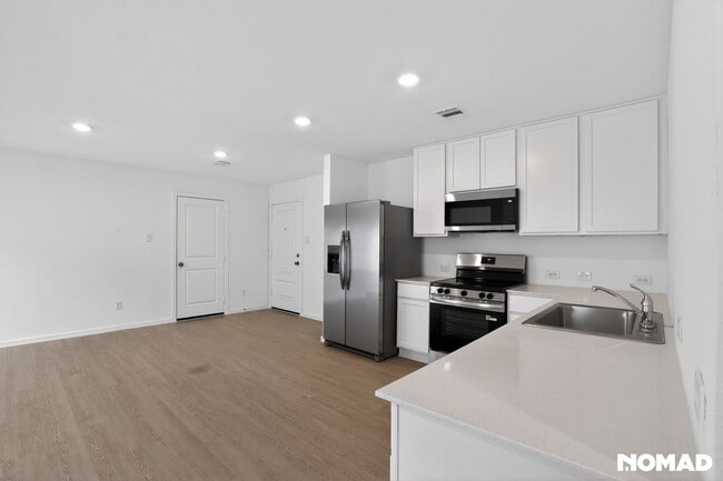 Photo - 401 Hill Rd