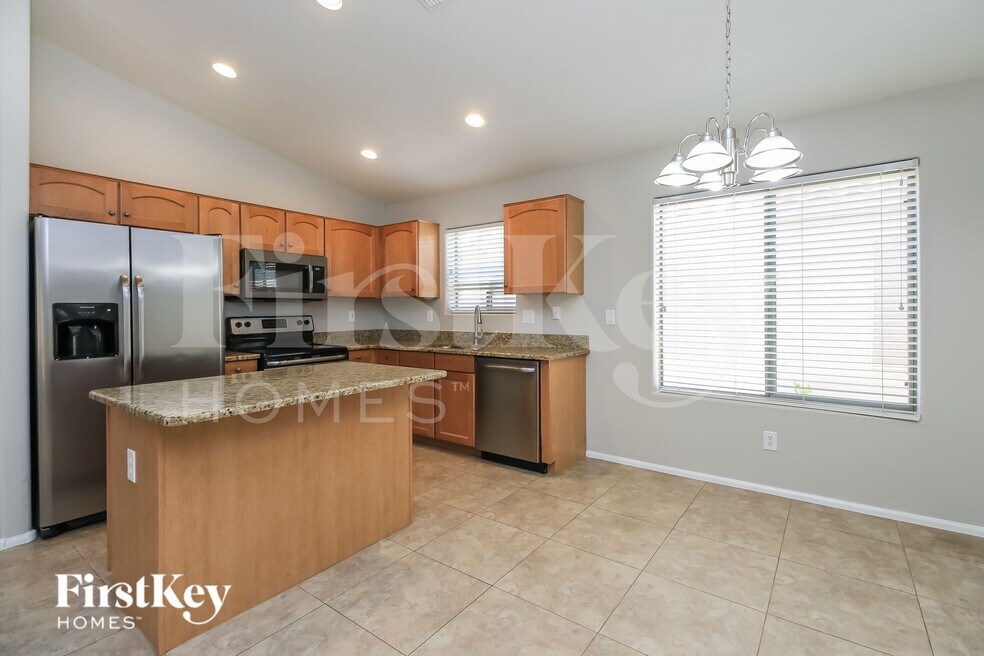 4186 E Aragonite Ln