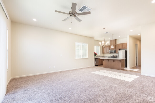 3BR, 2BA - 1641SF