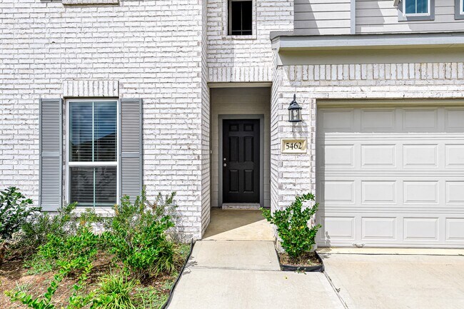 Photo - 5462 Grand View Dr