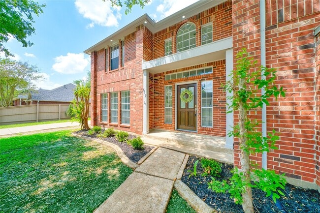 Photo - 619 Green Belt Dr