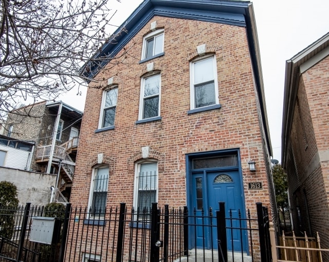 Building Photo - 1613 W Pierce Ave Unit 2F