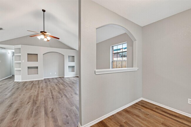 Photo - 18906 Dennington Dr