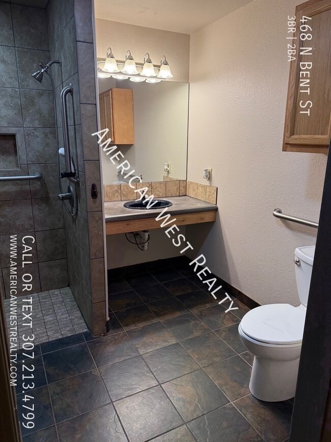 Photo - 468 N Bent St