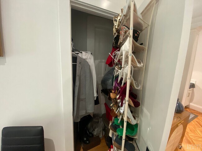 21 Regent Cir Unit 1