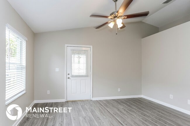 Photo - 1350 33rd St S