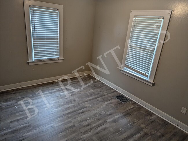 Photo - 1317 Hutchins Ave