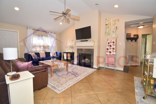 Photo - Three Bed, Two Bath Home in Ruston!